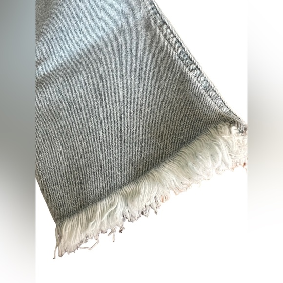 Free people thirty light wash jeans. Size 30 - Picture 5 of 9